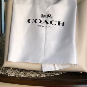 Coach Willow Tote Pebble Leather